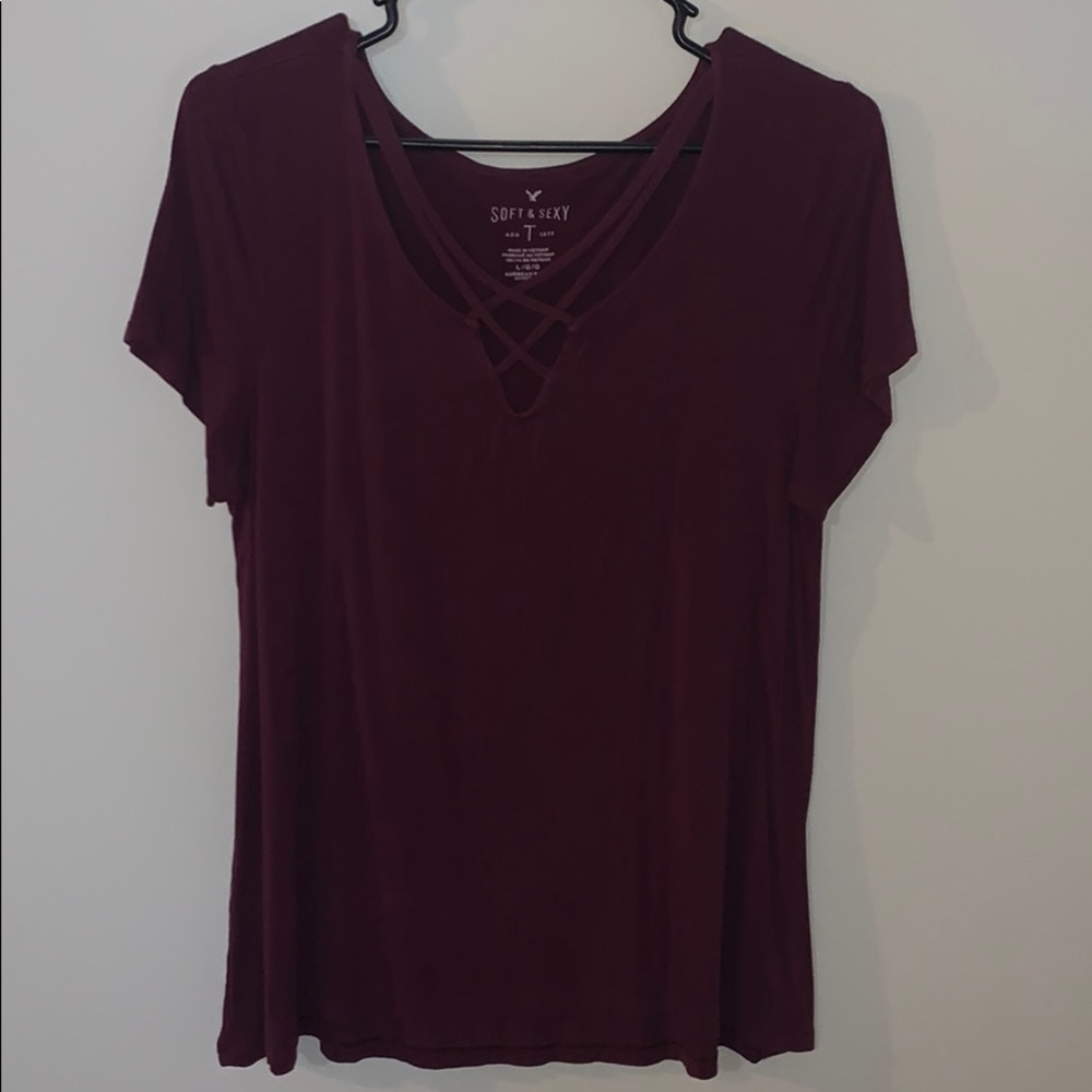 Maroon American Eagle T-shirt